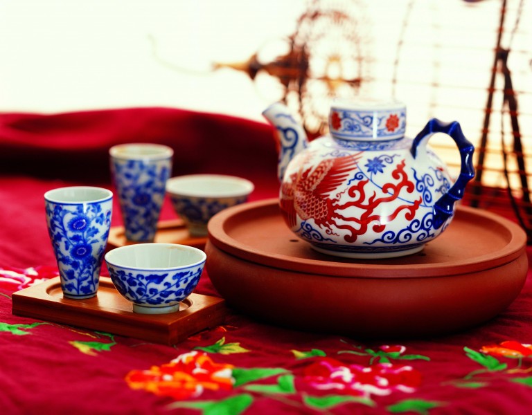 点击大图看下一张：经典的中式茶具图片