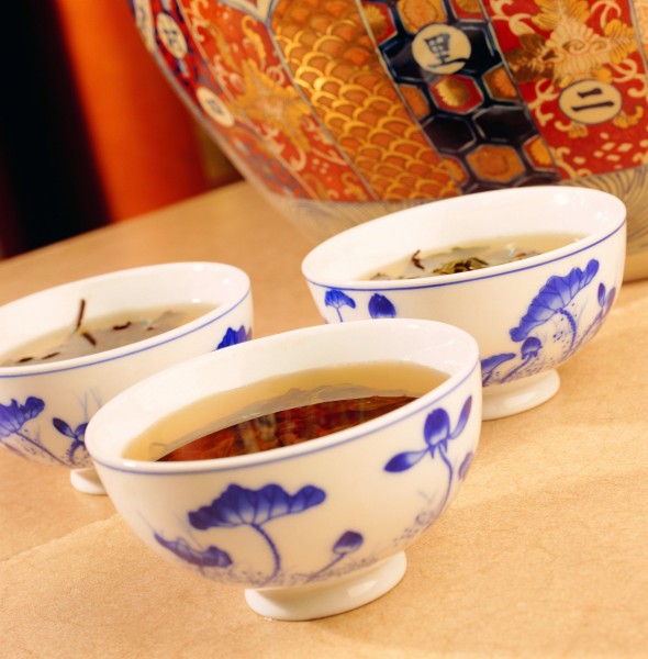 点击大图看下一张：古典的中式茶碗图片