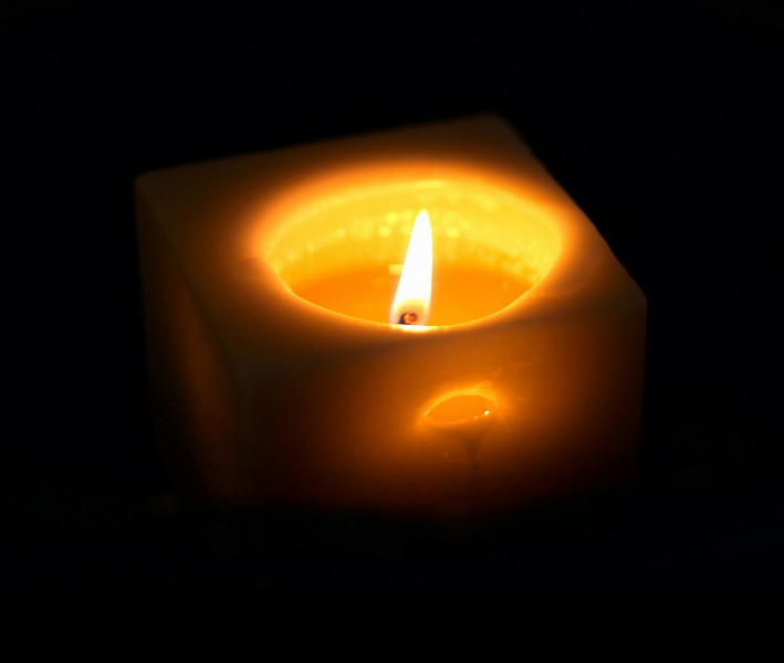 点击大图看下一张:蜡烛烛光图片素材