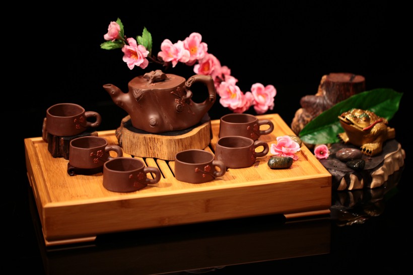 点击大图看下一张：传统紫砂壶茶具图片