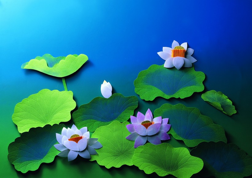 点击大图看下一张：河流花朵纸雕图片