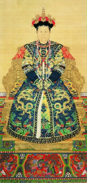 点击大图看下一张：清太宗皇太极之孝庄文皇后朝服画像