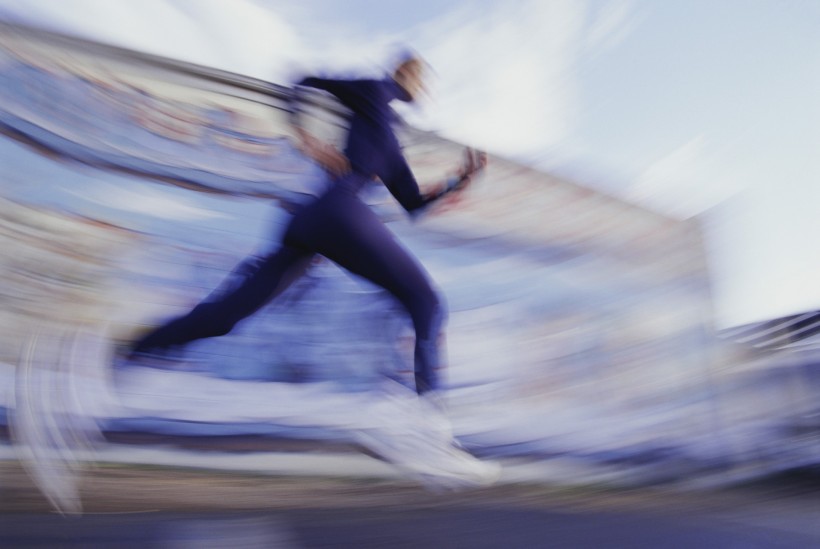 点击大图看下一张：动感跑步运动图片