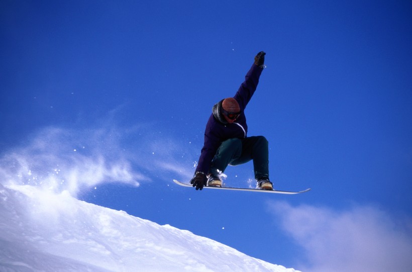 点击大图看下一张：高清滑雪运动图片