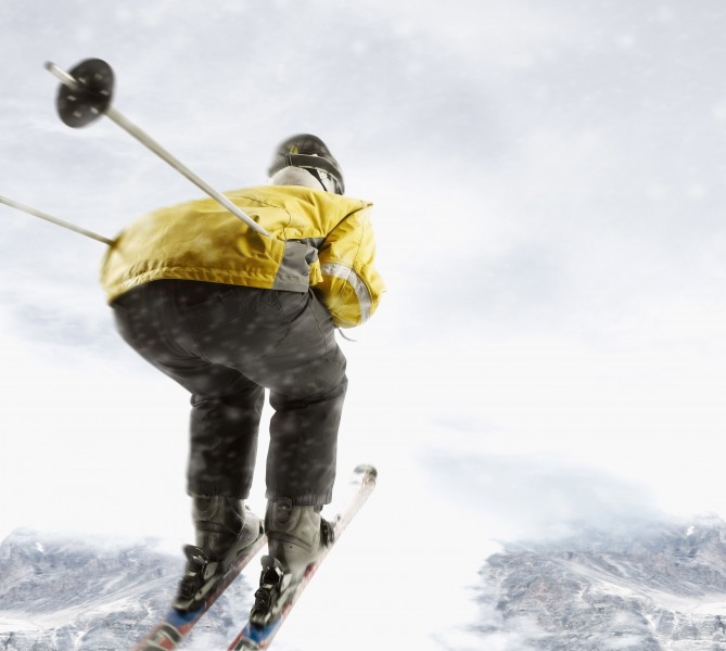 点击大图看下一张：高清滑雪运动图片