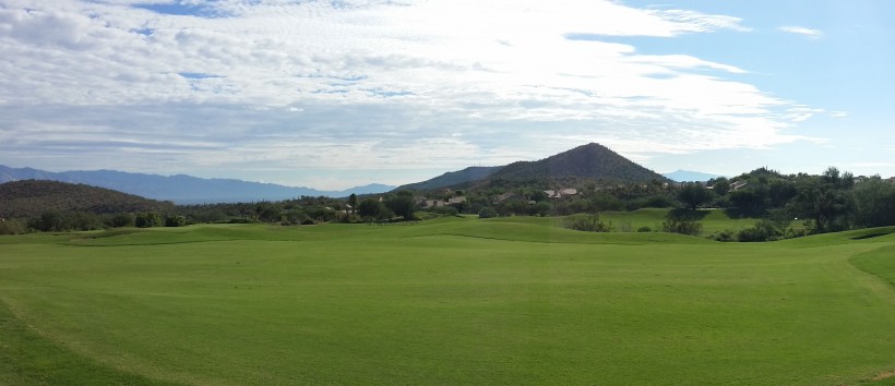点击大图看下一张：高尔夫球场风景图片
