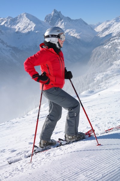 点击大图看下一张：滑雪运动图片