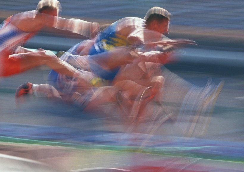 点击大图看下一张：运动员赛跑图片