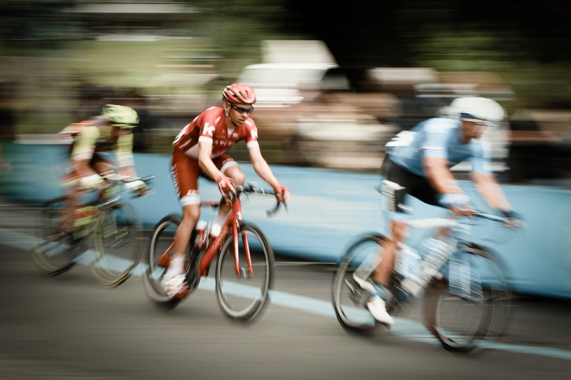 点击大图看下一张：自行车运动比赛图片