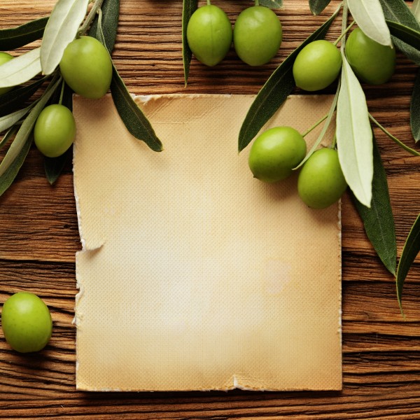 点击大图看下一张：橄榄油和青果图片