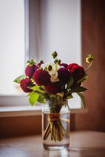 点击大图看下一张：花瓶里的花束图片