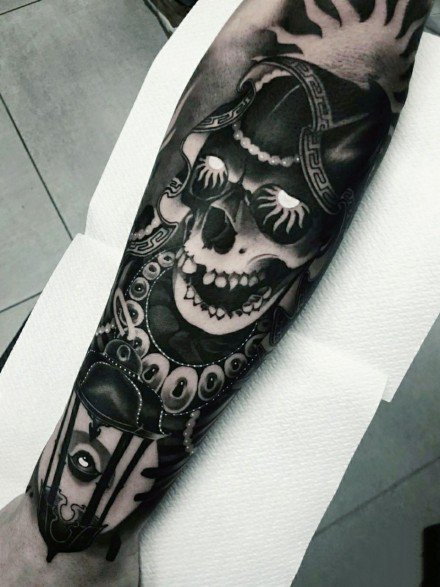 点击大图看下一张:18组欧美暗黑女郎人像手臂纹身图案