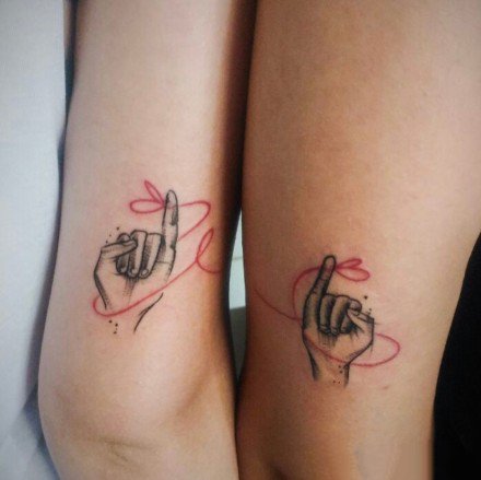 点击大图看下一张：18组恋人的小清新手臂情侣纹身图案