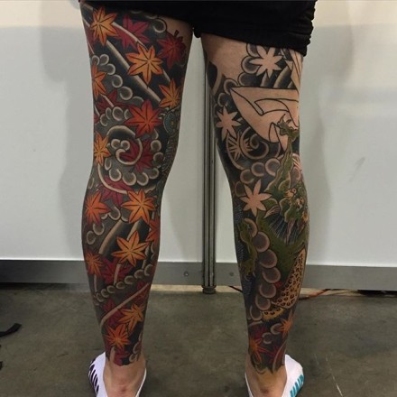 点击大图看下一张：日式风格的传统花腿纹身作品欣赏