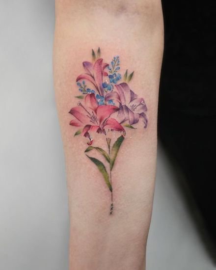 点击大图看下一张：小清新的一组花卉小图案纹身欣赏