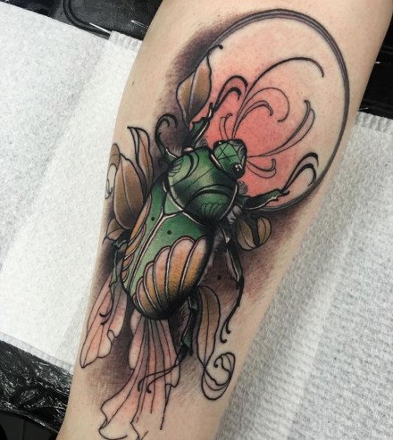 点击大图看下一张：一组昆虫甲虫的纹身图案欣赏
