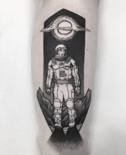 点击大图看下一张：36张手臂上的黑灰小纹身图案