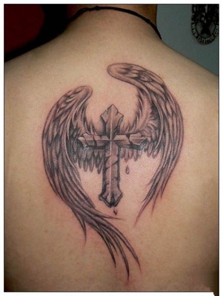 点击大图看下一张：带翅膀的十字架纹身作品图片9张
