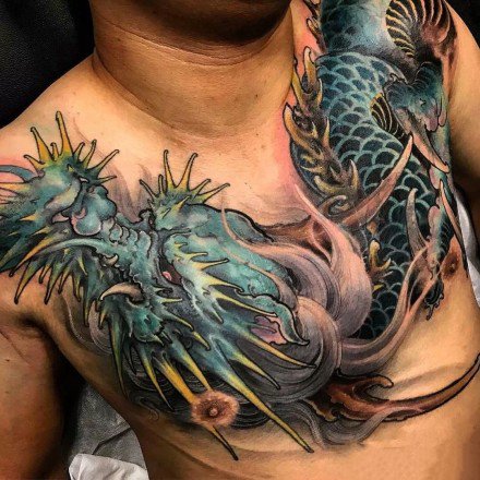 点击大图看下一张：男士胸前的一组大花胸纹身图片欣赏