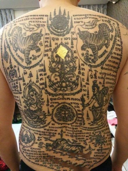 点击大图看下一张：泰国独有的宗教刺符纹身图案9张