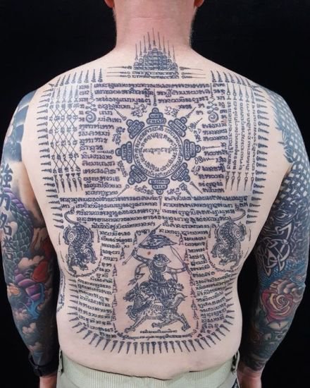 点击大图看下一张：泰国独有的宗教刺符纹身图案9张