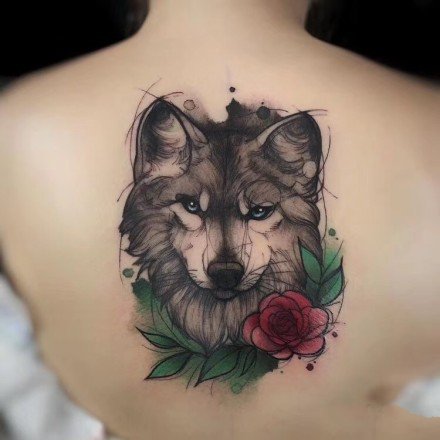 点击大图看下一张：好看的一组狼头纹身图案作品