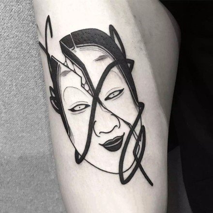 点击大图看下一张：日式面具的暗黑线条简约纹身作品