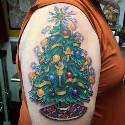 点击大图看下一张：圣诞节主题的圣诞老人纹身图案