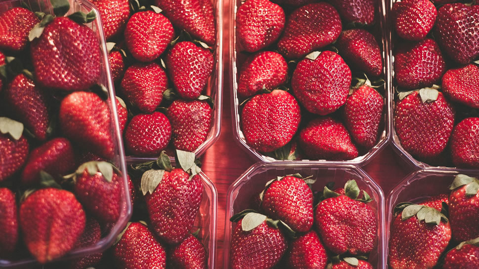 点击大图看下一张：一组红红的香甜可口的草莓图片欣赏