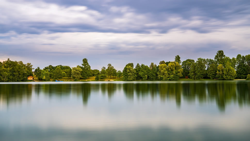 点击大图看下一张：一组景色怡人的湖光山色图片欣赏