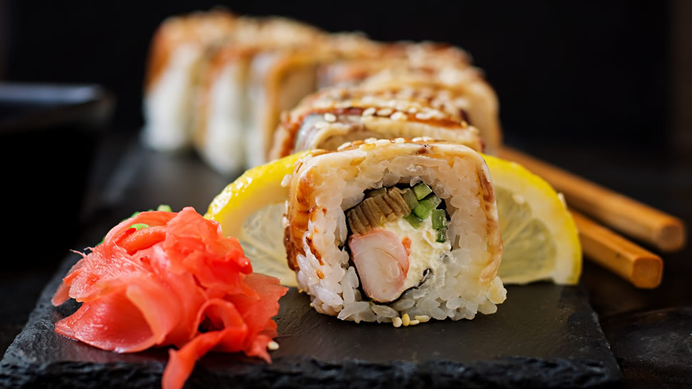 点击大图看下一张：一组精致味道特别的美食寿司图片