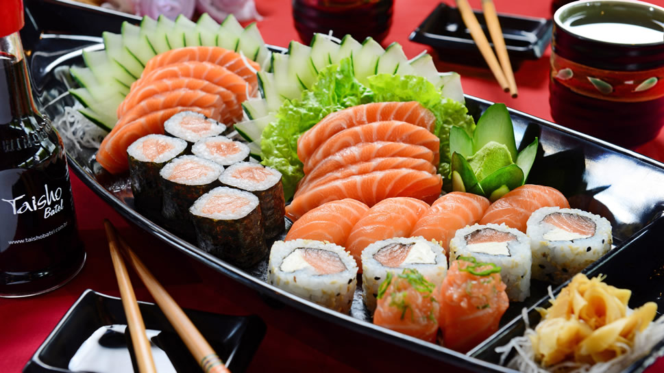 点击大图看下一张：一组精致味道特别的美食寿司图片