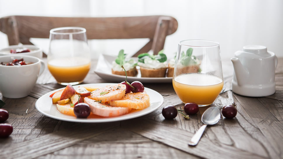 点击大图看下一张：一组营养丰富的甜品早餐图片欣赏