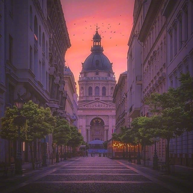 点击大图看下一张：黄昏下的匈牙利布达佩斯美景图片欣赏
