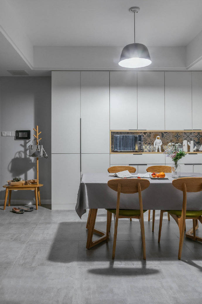 点击大图看下一张：两室两厅一厨一卫北欧风格装修效果案例