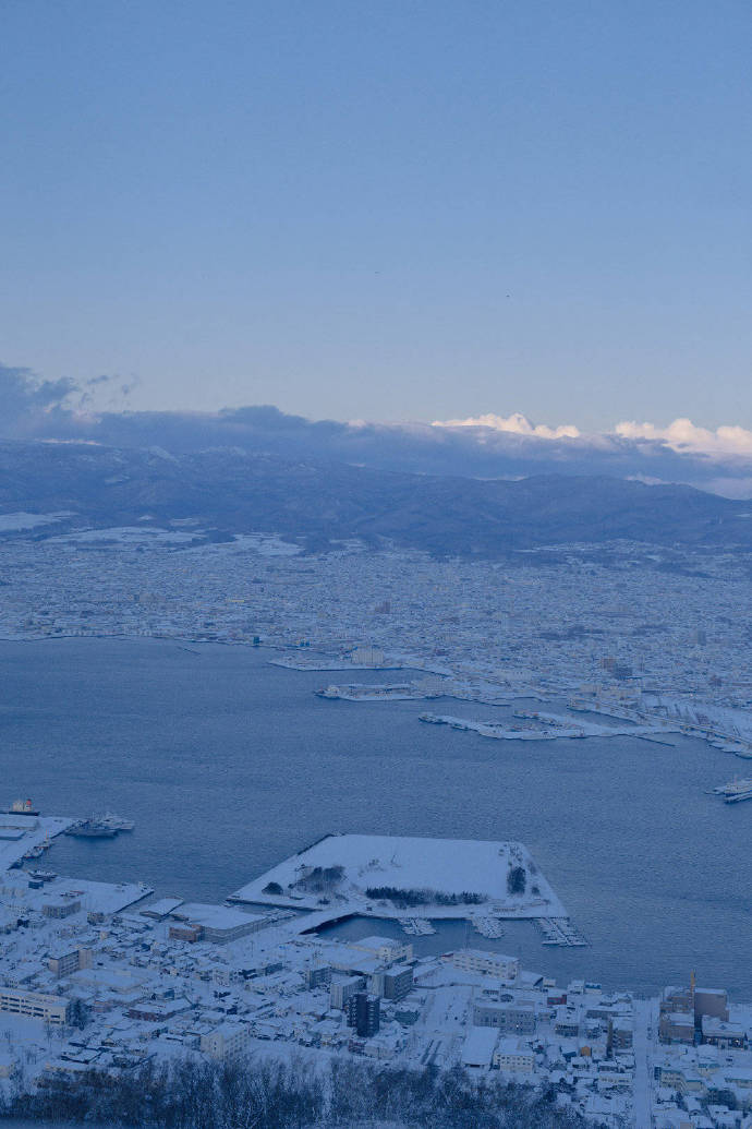 点击大图看下一张：北海道的一片白色，干净得没有一点瑕疵