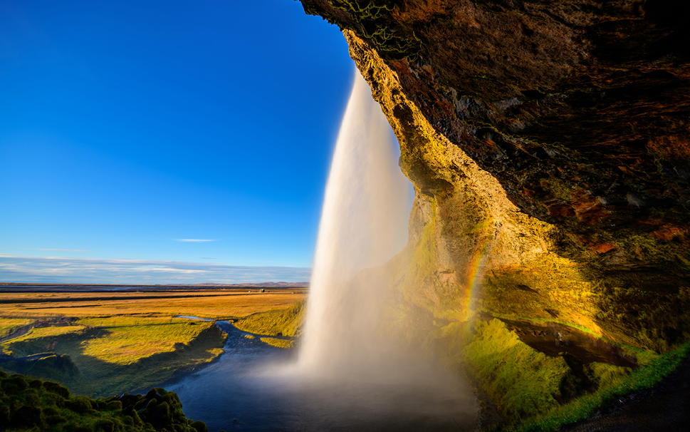 点击大图看下一张：冰岛瀑布风景高清桌面壁纸
