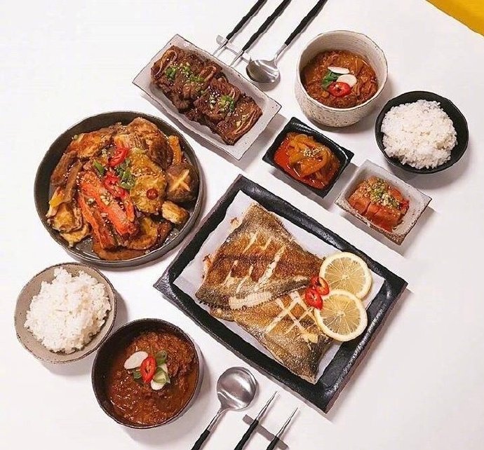 点击大图看下一张：一位韩国丈夫拍照记录下每次为妻子下厨做的晚餐