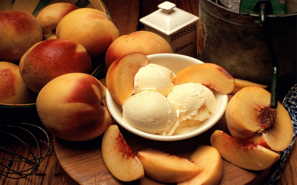点击大图看下一张：桃子，闻了闻，感觉有一种混杂着甜的而且可以提神的香味