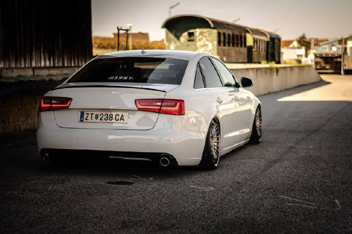 点击大图看下一张：奥地利玩家x奥迪 Bagged Audi A6 x图片欣赏