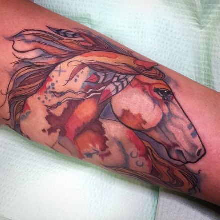 点击大图看下一张：好看的一组彩色骏马纹身图案