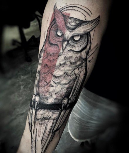点击大图看下一张：手臂上好看的暗黑猫头鹰纹身图案
