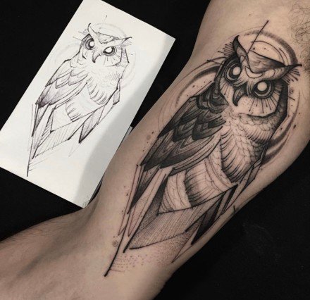 点击大图看下一张：手臂上好看的暗黑猫头鹰纹身图案