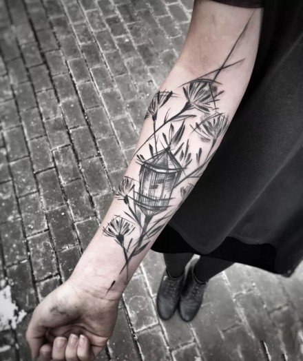 点击大图看下一张：欧美风格的黑灰创意线条手臂纹身图案