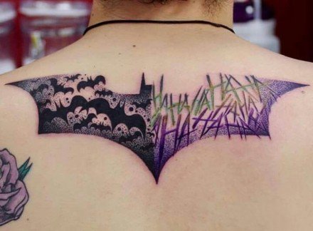 点击大图看下一张：帅气的影视蝙蝠侠相关的纹身图案
