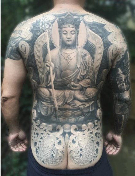 点击大图看下一张：中国传统风格的大满背纹身作品欣赏