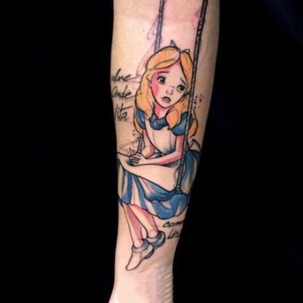 点击大图看下一张：卡通影视女生爱丽丝的纹身作品欣赏