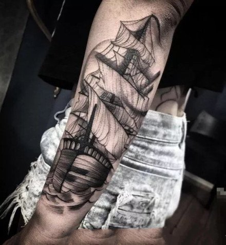 点击大图看下一张：很漂亮的9张大帆船纹身图案