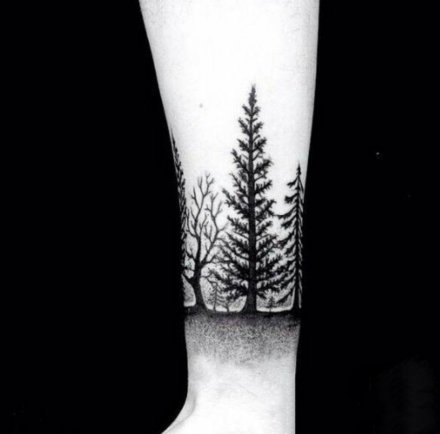 点击大图看下一张：胳膊上的暗黑点刺森林树木纹身图案