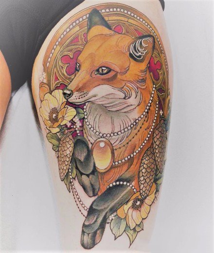 点击大图看下一张：school风格的彩色欧美狐狸纹身图案